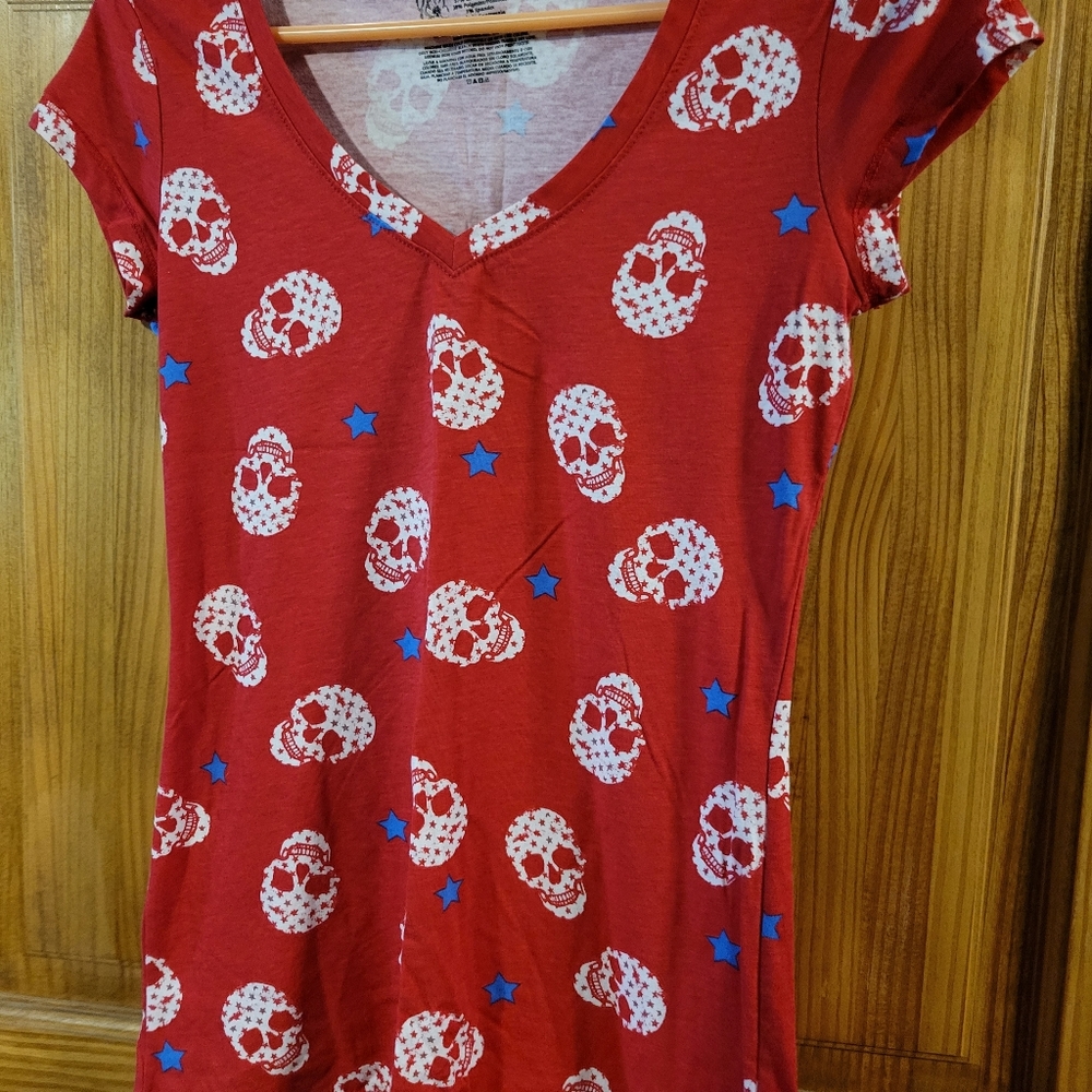 No boundaries shirt sz small